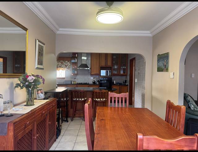 6 BEDROOM FREESTANDING FOR SALE IN MEER EN SEE